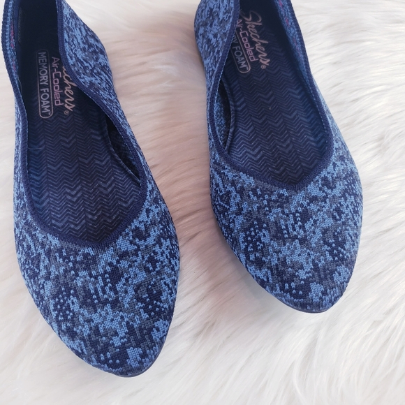 Sketchers Cleo - Sherlock Flats EUC - Picture 3 of 8